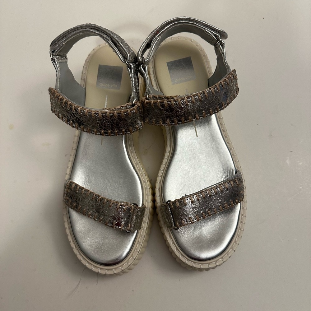 Dolce Vita Debra Platform Sandal in Silver Distressed Leather Size 8.5